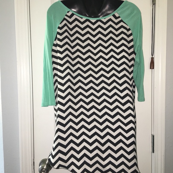 Mint Black & White Chevron Half Sleeve Top - Picture 2 of 3